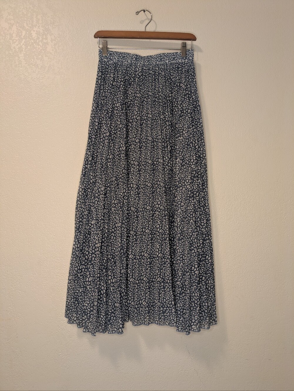 Exlura Women’s Blue Floral Pleated Maxi Skirt Suze Medium